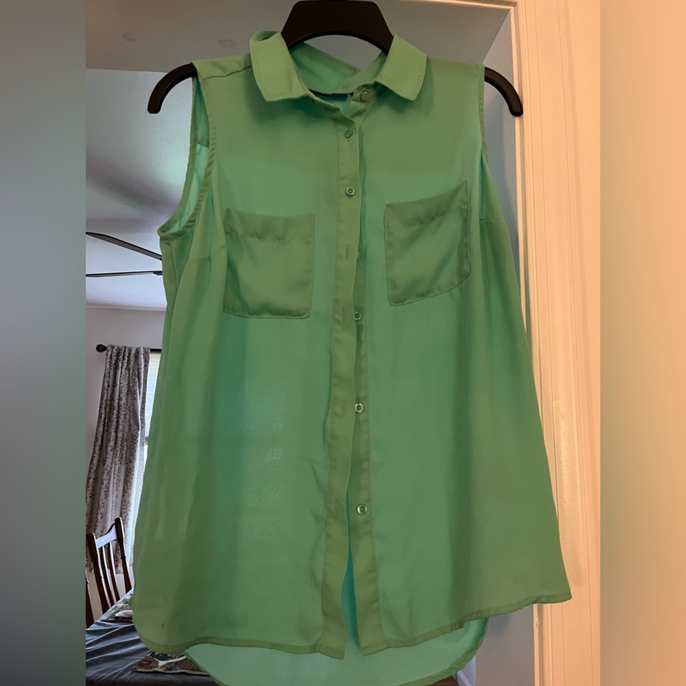Sleeveless top